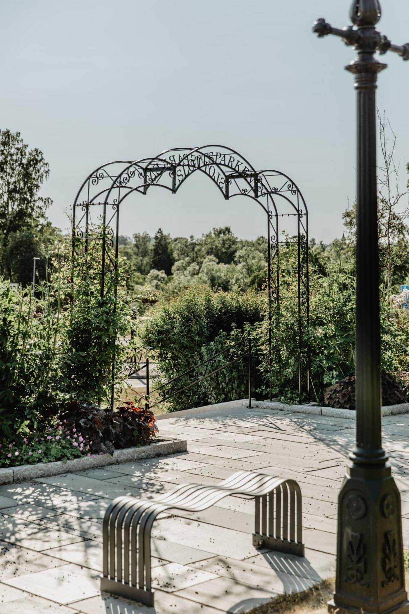 هوسكفارنا Slottsparken Motel المظهر الخارجي الصورة